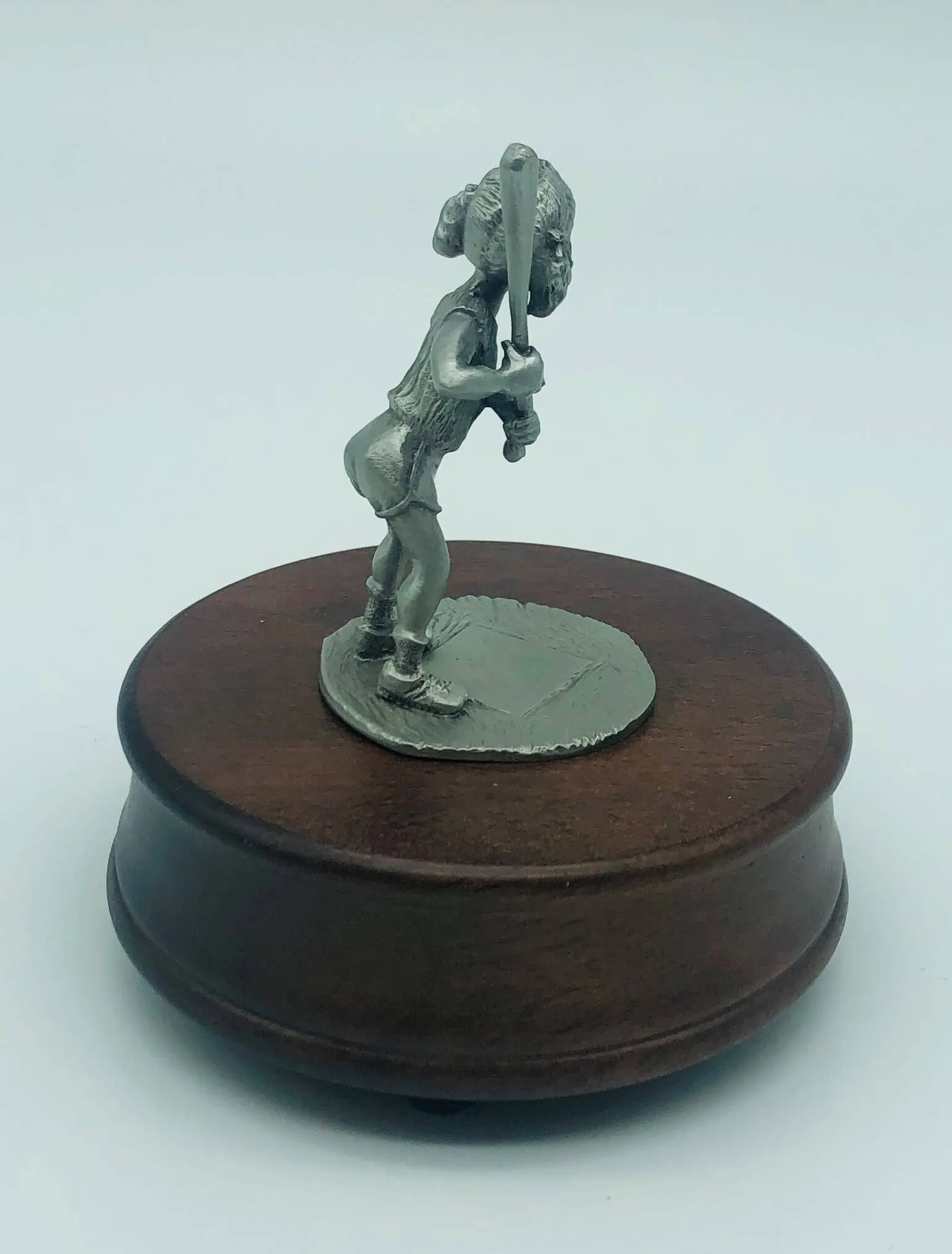 #607A Figurine