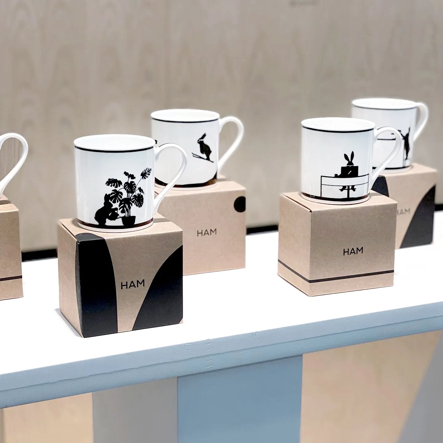 Button Lift Rabbit Mug