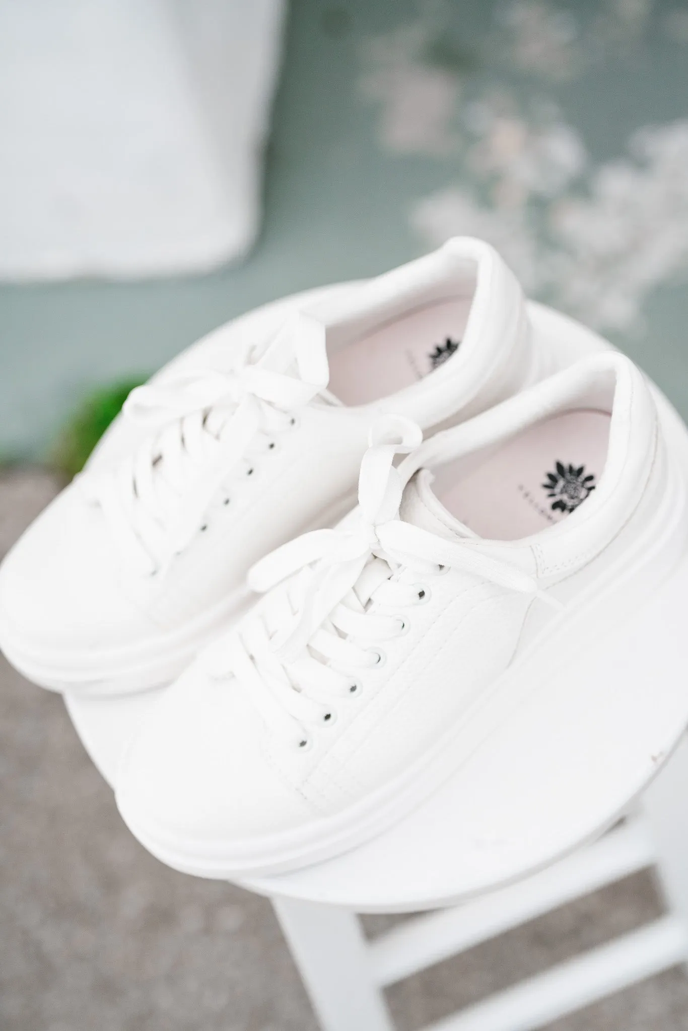 Ella Sneakers