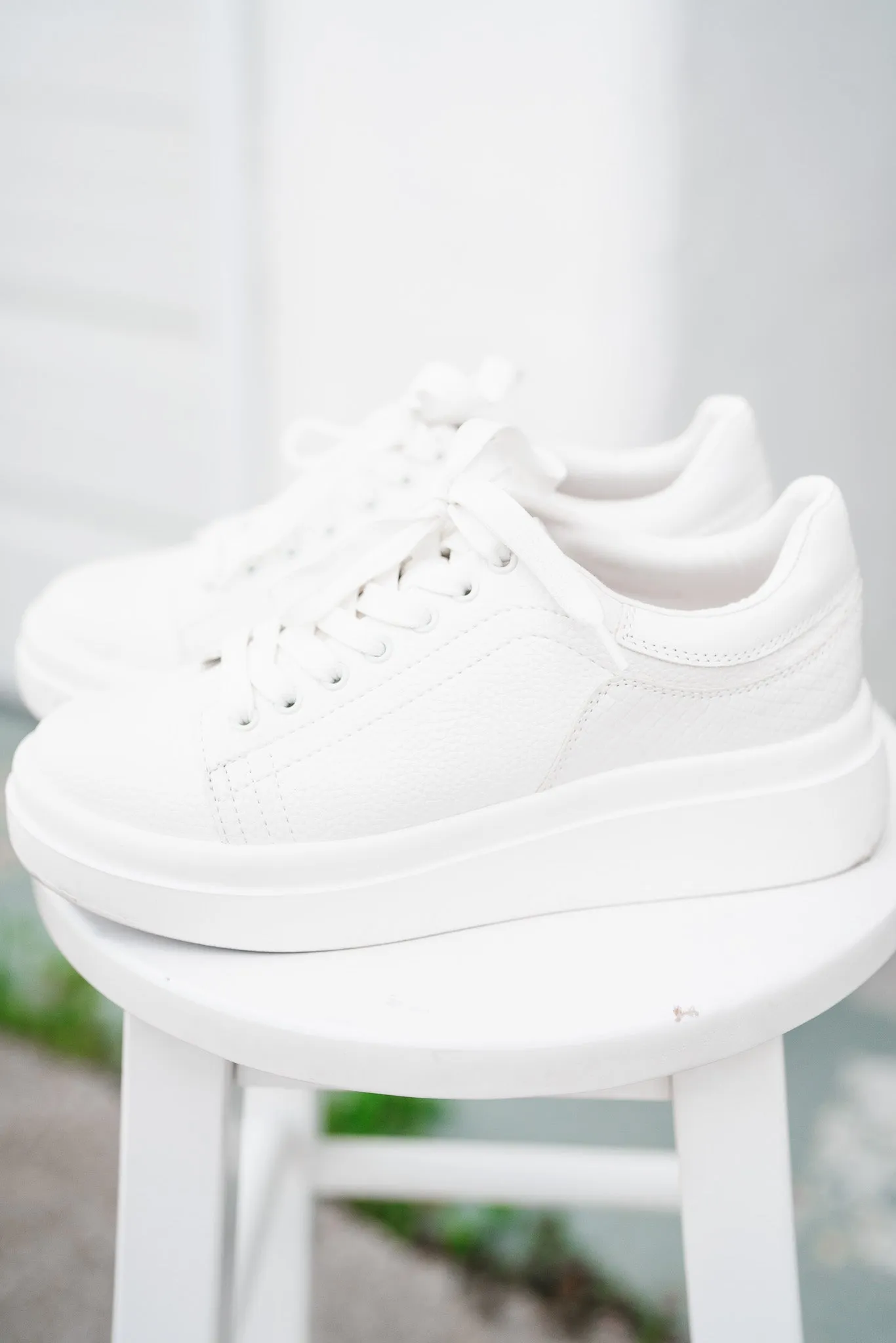Ella Sneakers
