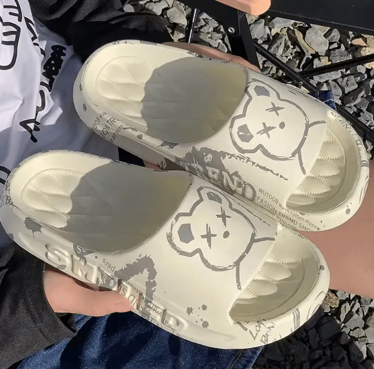 Men’s Trendy Summer Slippers – Non-Slip Indoor & Outdoor Bathroom Shoes