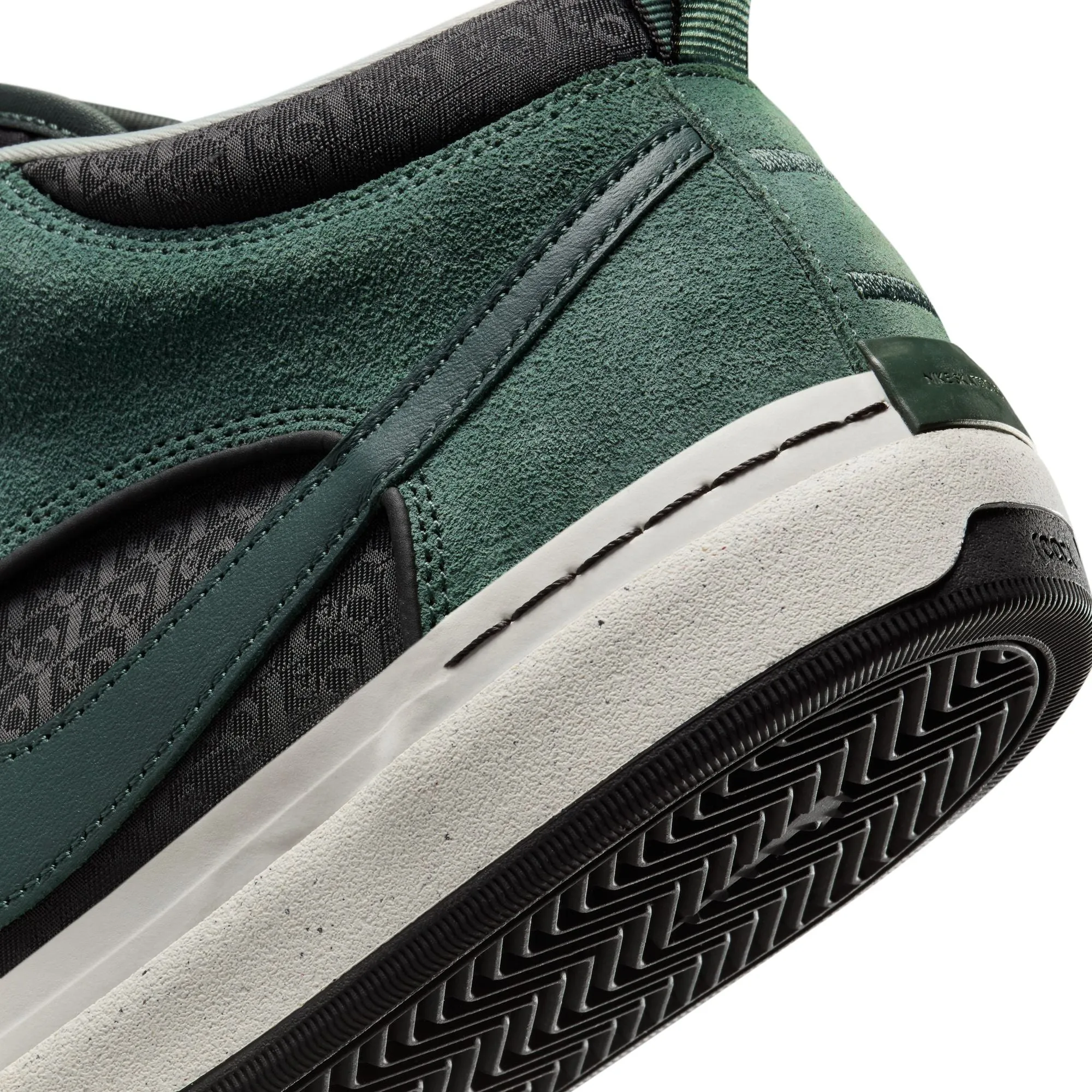 Nike SB - React Leo in Vintage Green/Black/Anthracite/Vintage Green