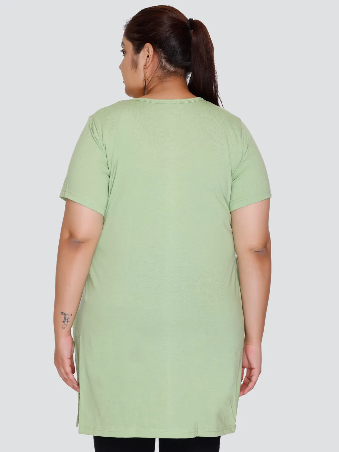 Plus Size Long Hip Covering T-shirt For Women - Half Sleeve - Green