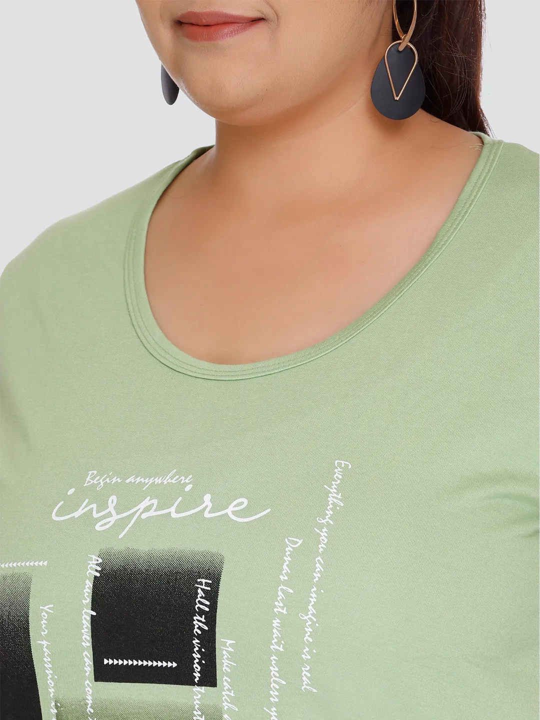 Plus Size Long Hip Covering T-shirt For Women - Half Sleeve - Green