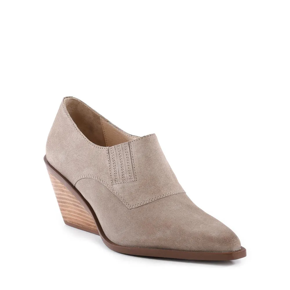 Suede Boot - Sand