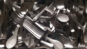Synergistic Plastic Knife