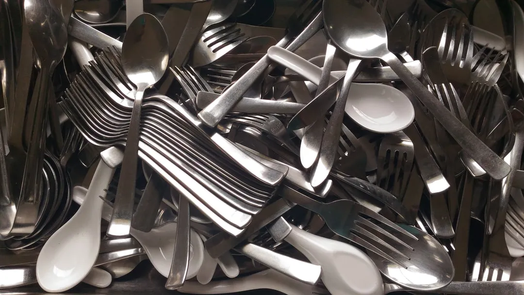 Synergistic Plastic Knife