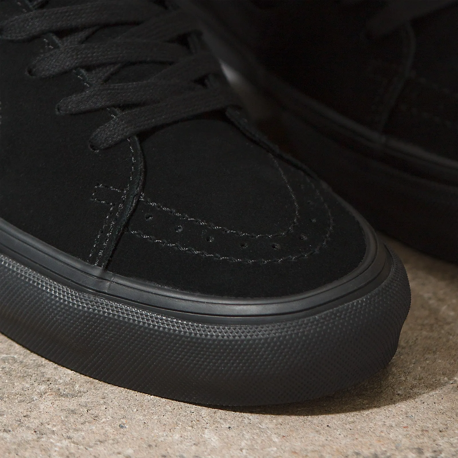 Vans Skate Sk8-Low Skateboard Shoe - Black/Black